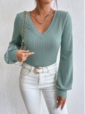 Green Knitted V-Neck Sweater Size Small